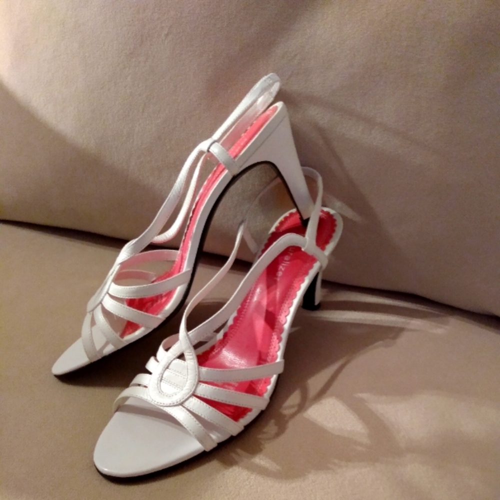Naturalizer white heels new without box